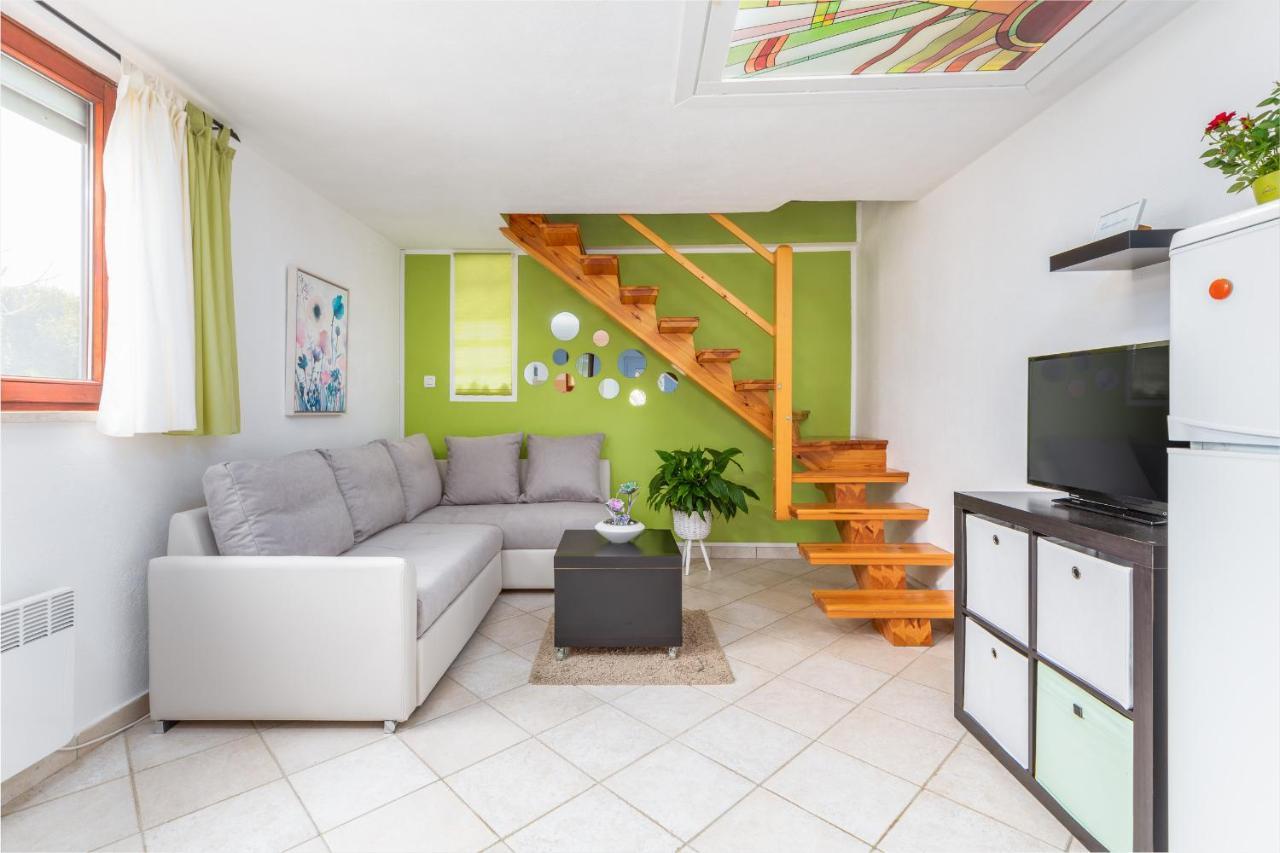 Holiday Home Nadiaプーラ エクステリア 写真