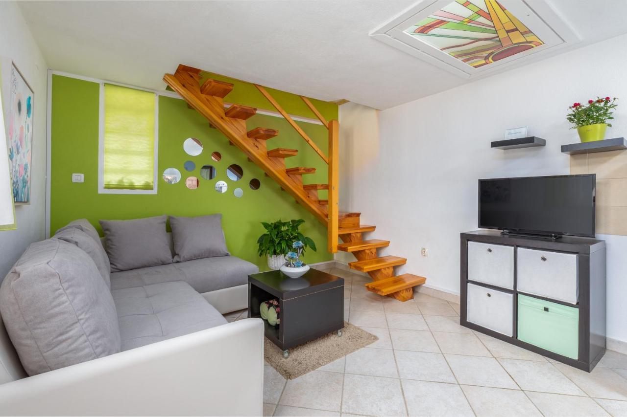 Holiday Home Nadiaプーラ エクステリア 写真