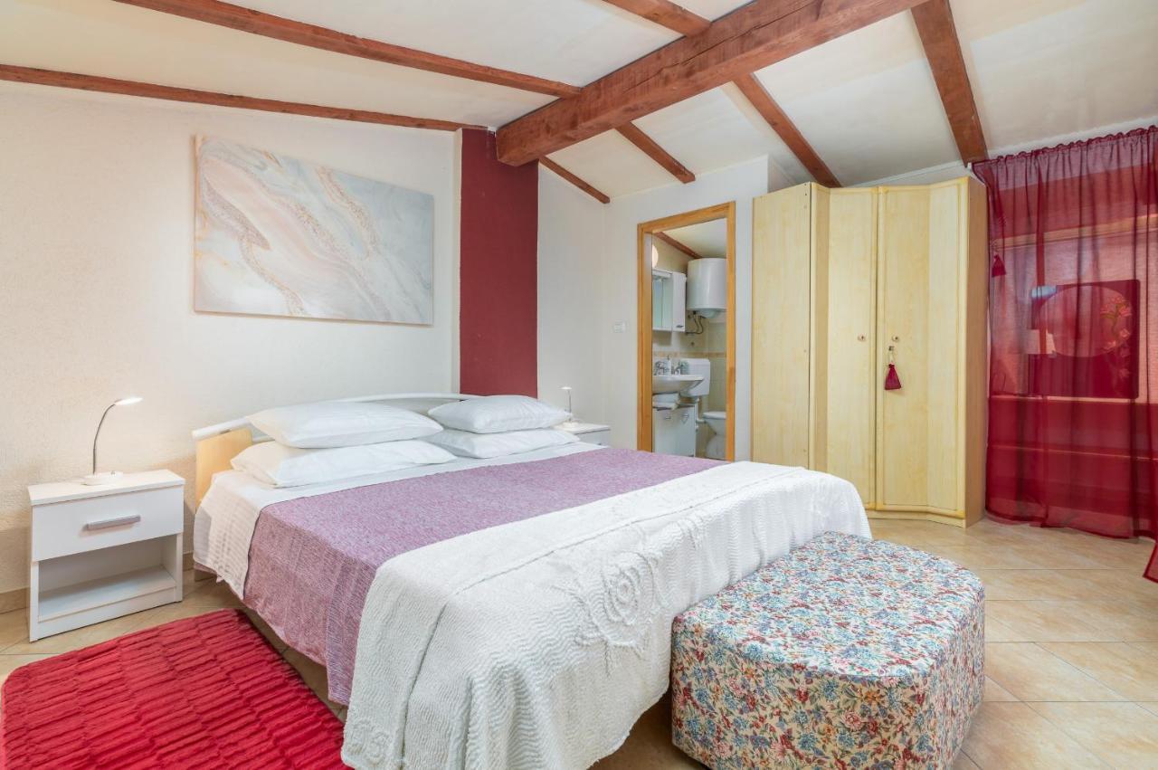 Holiday Home Nadiaプーラ エクステリア 写真