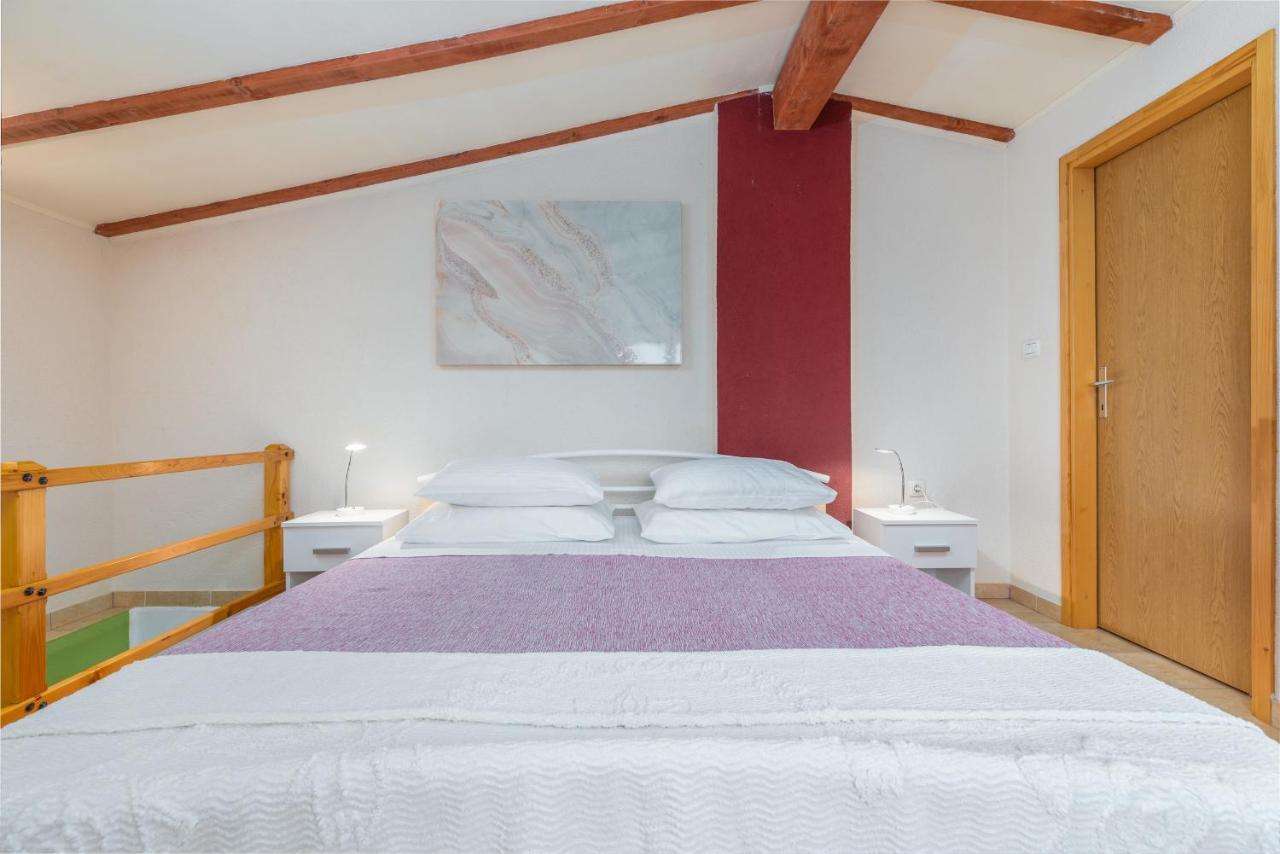 Holiday Home Nadiaプーラ エクステリア 写真