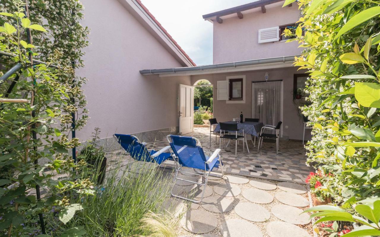 Holiday Home Nadiaプーラ エクステリア 写真