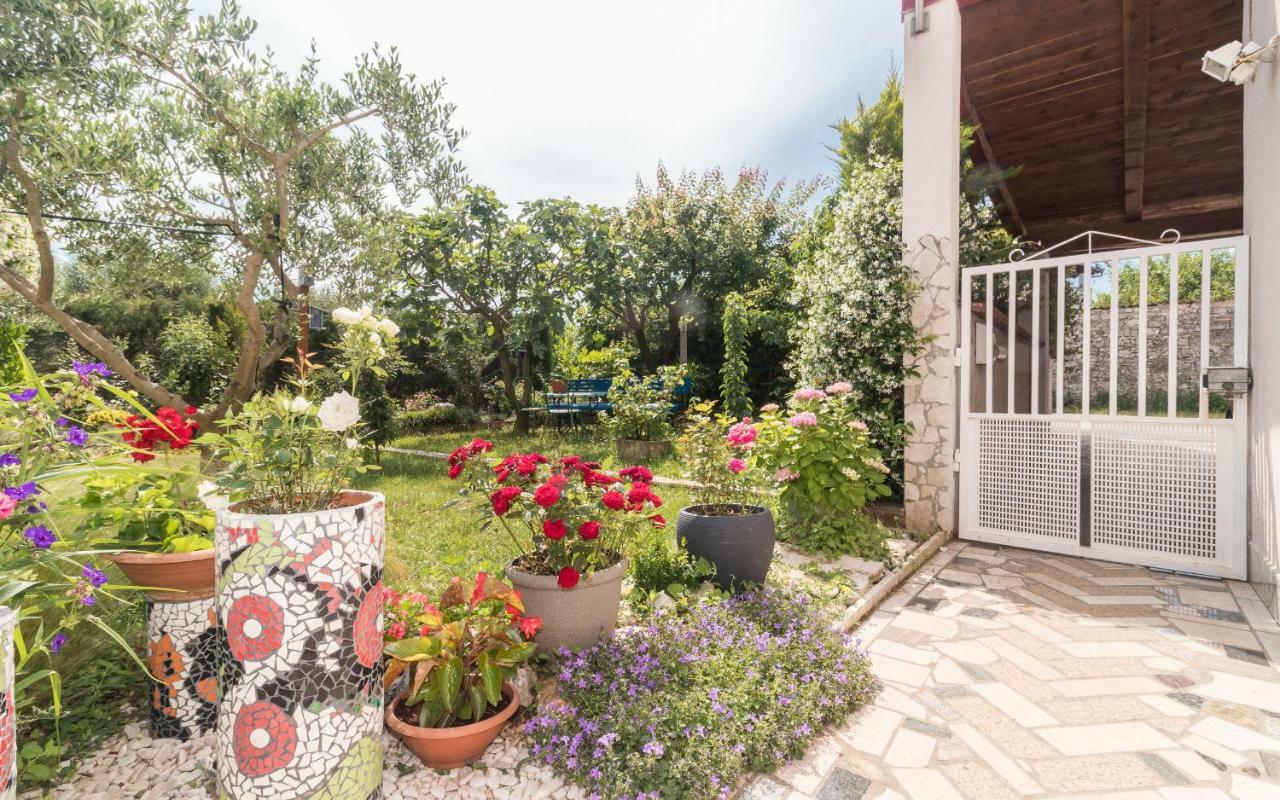 Holiday Home Nadiaプーラ エクステリア 写真