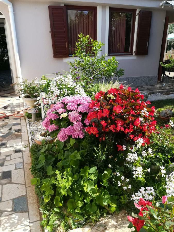 Holiday Home Nadiaプーラ エクステリア 写真